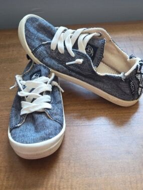 Roxy Kids Denim-Look Lace-Up Sneakers - Blue & White